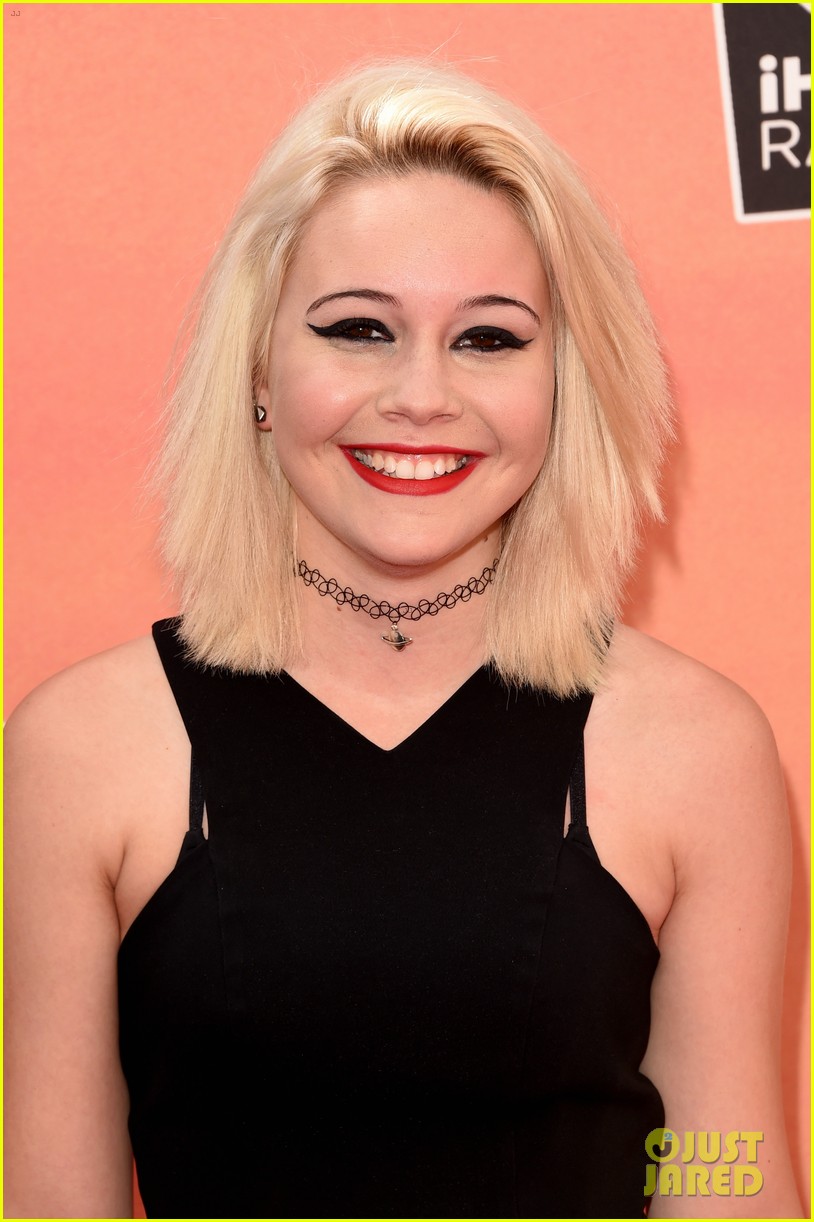 braless Young Bea Miller naked photo 2017 lingerie Young Bea Miller naked photo 2017